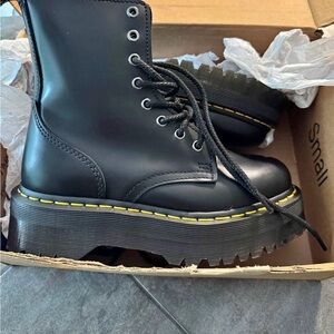 Never worn. Womens size 6